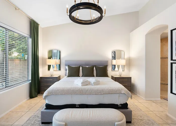 Desert Escape Minutes From Shopping, Dining & Golf Phoenix