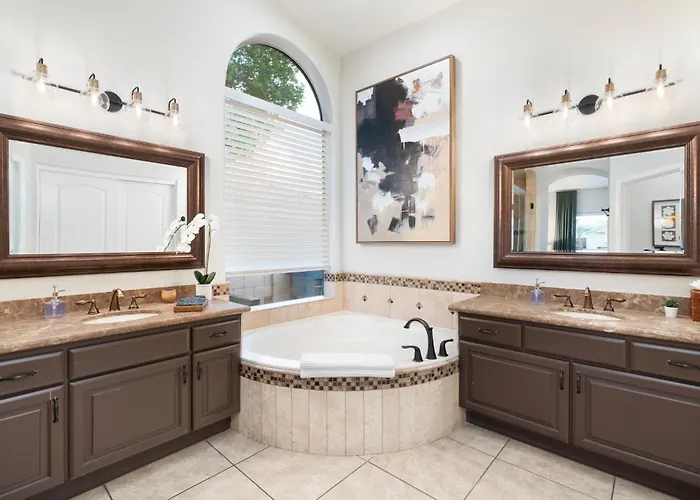 Holiday home Desert Escape Minutes From Shopping, Dining & Golf *