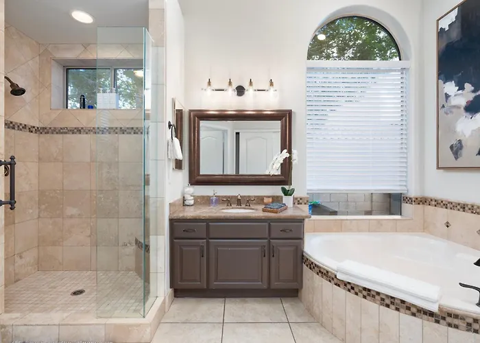 Desert Escape Minutes From Shopping, Dining & Golf Phoenix
