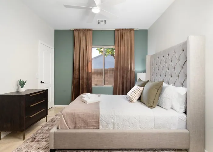 Desert Escape Minutes From Shopping, Dining & Golf * Phoenix
