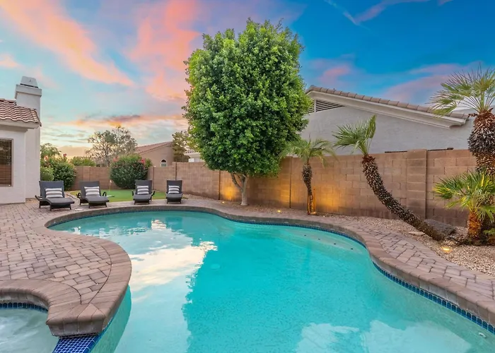 Desert Escape Minutes From Shopping, Dining & Golf Holiday home Phoenix