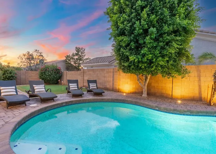 Desert Escape Minutes From Shopping, Dining & Golf Phoenix