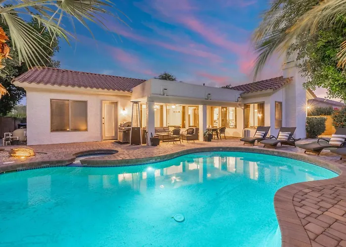 Desert Escape Minutes From Shopping, Dining & Golf Holiday home